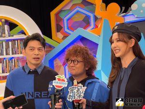 ▲阿Ken(左)聽到「兇手」後被嚇到,笑說納豆(中)很適合演《華燈初上》,右為安心亞。(圖/記者侯家瑜攝) ▲阿Ken(左)聽到「兇手」後被嚇到,笑說納豆(中)很適合演《華燈初上》,右為安心亞。(圖/記者侯家瑜攝)