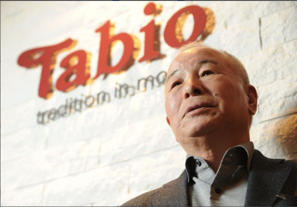 ▲Tabio株式會社82歲會長越智直正。（圖／翻攝自每日新聞）