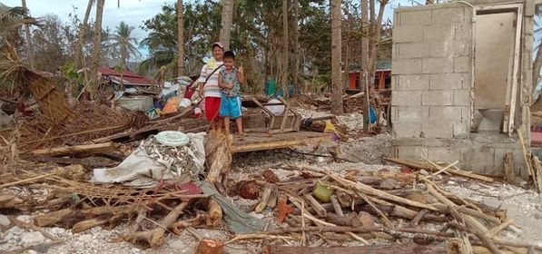 ▲菲律賓的宿霧島和相關地區受災嚴重，許多來自災區的在台移工家裡都受到嚴重的傷害。（圖／好人會館提供）