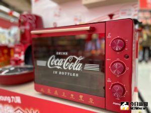 ▲家樂福推出可口可樂聯名烤箱。（圖／記者劉雅文拍攝）