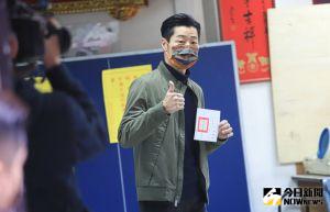 林昶佐今(9)日一早就到投票所投票。 ▲林昶佐。(圖/記者葉政勳攝,2022.1.9)