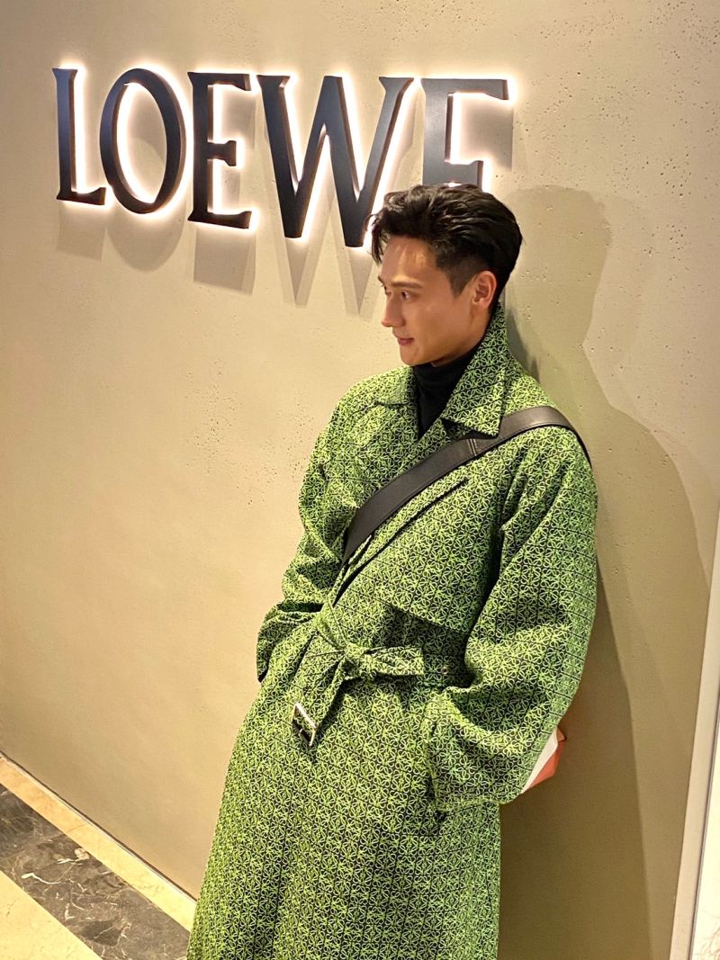 ▲一身鮮豔的劉冠廷玩心大發，拍照不按牌理出牌，耍酷、搞笑樣樣來。（圖／記者蕭涵云攝）