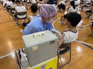 臺南市各高國中學生於本週五將完成全面施打疫苗。(圖/臺南市政府提供) ▲臺南市各高國中學生於本週五將完成全面施打疫苗。(圖/臺南市政府提供)