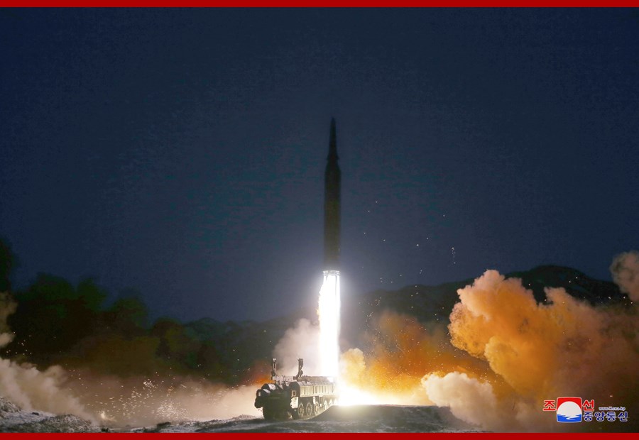 ▲北韓11日再度發射彈道飛彈，飛行逾700公里，最高速度達音速10倍。（圖／翻攝自北韓中央通信社網頁kcna.kp）