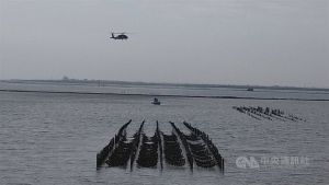F-16V戰機嘉義墜海失聯　有民眾拾獲疑似飛機殘骸
