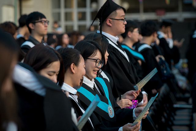 ▲根據教育部2021年8月更新的統計，在109學年度，越南學生以1萬7534人位居台灣第一大境外生來源國，而馬來西亞倒退第二，僅1萬3964人，而印尼緊追在後，有1萬3804人。（示意圖／翻攝自flickr）