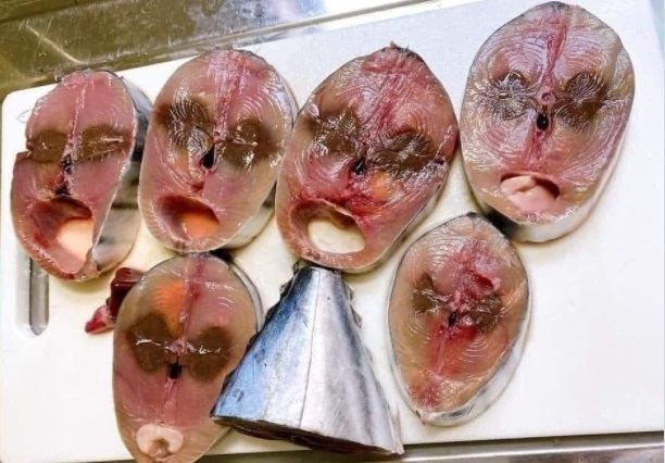 買魚回家切片驚見「6張臉孔」！眾一看驚嘆：頭皮發麻了

