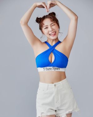 熊熊 ▲宅男女神熊熊體重只有45公斤,卻被路人嫌電視上又醜又胖。(圖/翻攝熊熊IG)