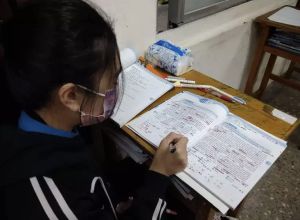 就讀國立基隆高中的越南新住民陳福恒考上心中第一志願逢甲大學材料科學與工程學系。(圖/國立基隆高中) ▲就讀國立基隆高中的越南新住民陳福恒考上心中第一志願逢甲大學材料科學與工程學系。(圖/國立基隆高中)