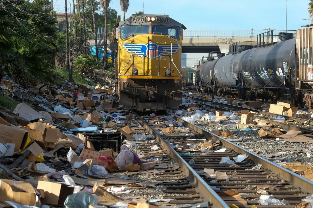洛杉磯鐵道垃圾狼籍如第三世界　媒體分析三原因