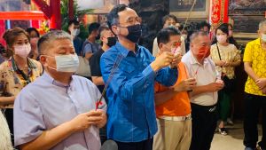 專訪/陳柏惟現象無法複製 林靜儀:政二代不是壞事 ▲林靜儀認為家族政治未必不好,「重點在家族利益必須與政治脫勾」,圖為朱立倫當選國民黨主席後,由顏清標陪同向大甲媽祖還願。(資料畫面/記者顏幸如攝,2022.01.18)