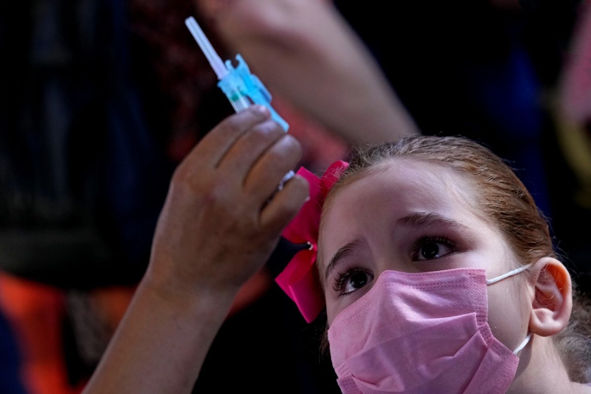 ▲巴西接種COVID -19（2019冠狀病毒疾病）疫苗屆滿一年，也開始為5至11歲兒童接種疫苗。（圖／美聯社／達志影像）