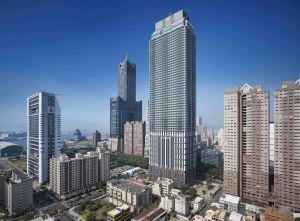 ▲遠雄THE ONE標榜為全台最高豪宅建築,近期於高雄亞洲新彎曲推案引起市場迴響,尤其受到不少中南部豪客青睞。(圖/遠雄集團提供) ▲遠雄THE ONE標榜為全台最高豪宅建築,近期於高雄亞洲新彎曲推案引起市場迴響,尤其受到不少中南部豪客青睞。(圖/遠雄集團提供)