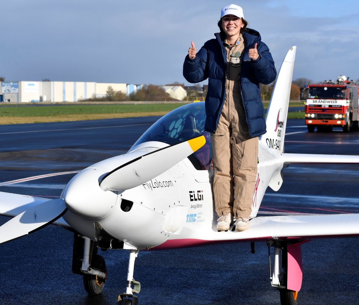 ▲19歲英國-比利時少女羅瑟福德成為史上獨駕飛機環繞地球的最年輕女性。（圖／美聯社／達志影像）