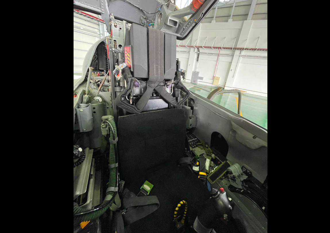 蔡英文視導空軍七聯隊　F-5戰機新彈射椅首亮相
