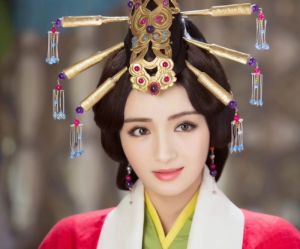 ▲2019年開播的中國連續劇《重耳傳奇》，由麥迪娜飾演驪姬一角。（圖／翻攝自微博）