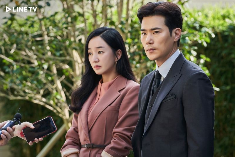 ▲劇中，秀愛跟金康宇（右）夫妻倆「都在出軌」。（圖／LINE TV）