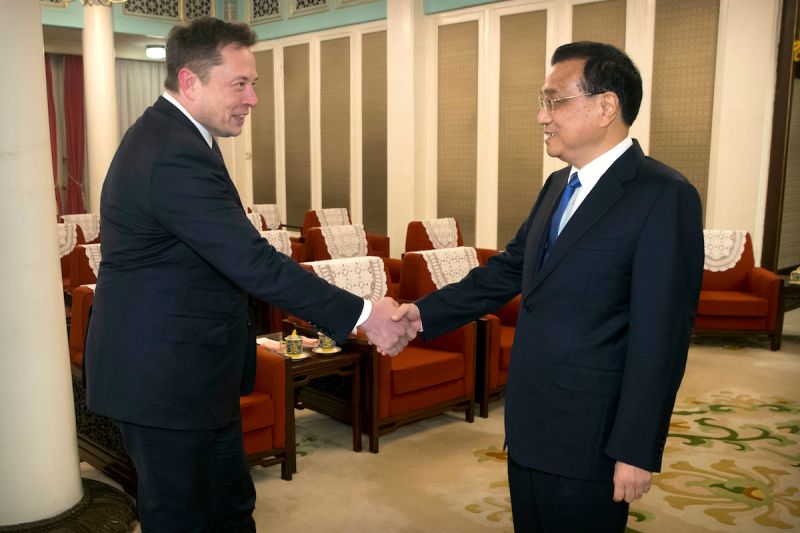 ▲中國國務院總理李克強在2019年1月接見特斯拉執行長馬斯克。資料照。（圖／美聯社／達志影像）