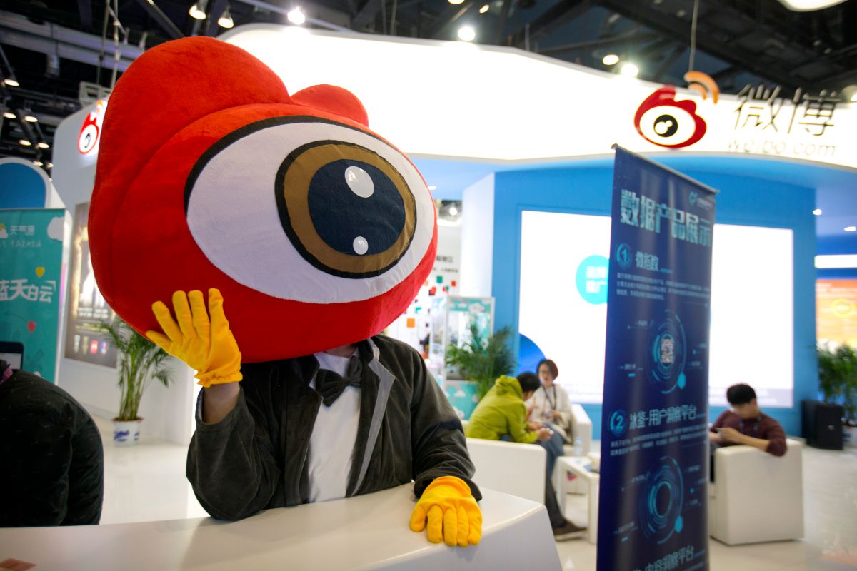 ▲中國各大社群平台實施「網紅實名制」，屆時擁有50萬粉絲以上的帳號將必須配合展示真實姓名，否則將受到流量或分潤限制。（圖／美聯社／達志影像）