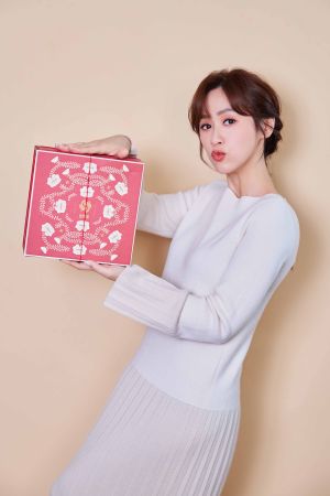 吳姍儒 ▲吳姍儒在「喜豐香1985」拍攝網美照意外結緣。(圖/容易文創提供)