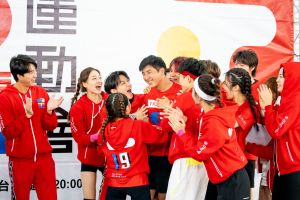 胡釋安 ▲胡釋安(中)奪得MVP,流下感動淚水。(圖/台視提供)