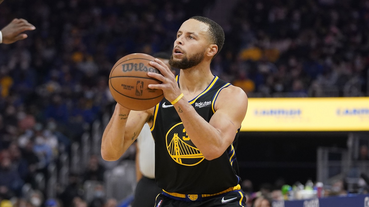 NBA／隊魂！Curry超越「上帝左手」　出賽場次隊史第一