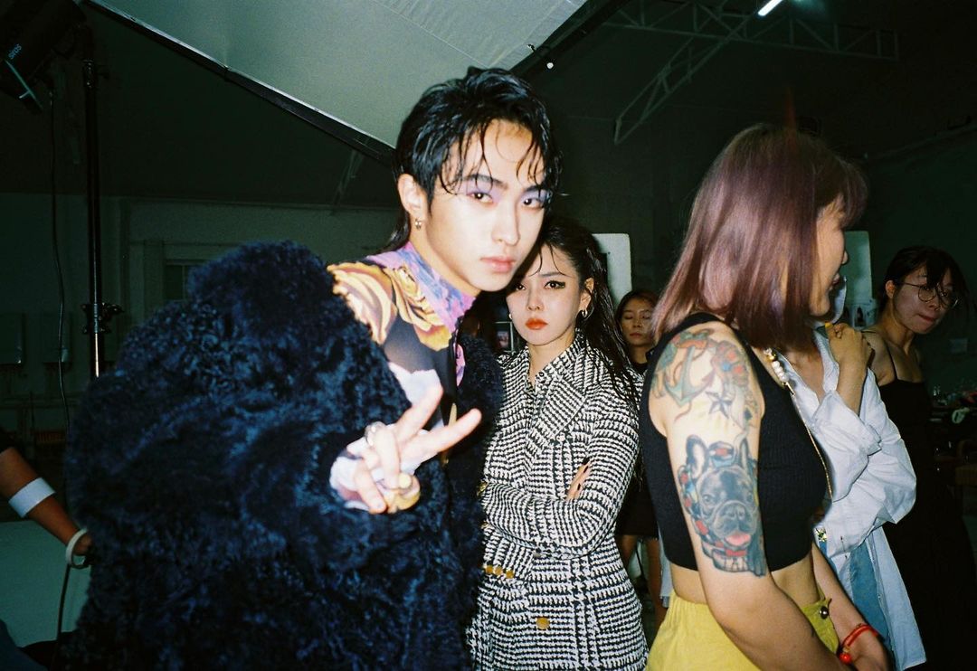 ▲小哈利（左）在布拉格當交換學生。（圖／翻攝小哈利IG）