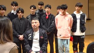 原子少年 ▲《原子少年》從數千名參賽者海選面試,最後只選出80位選手。(圖/野火娛樂提供)