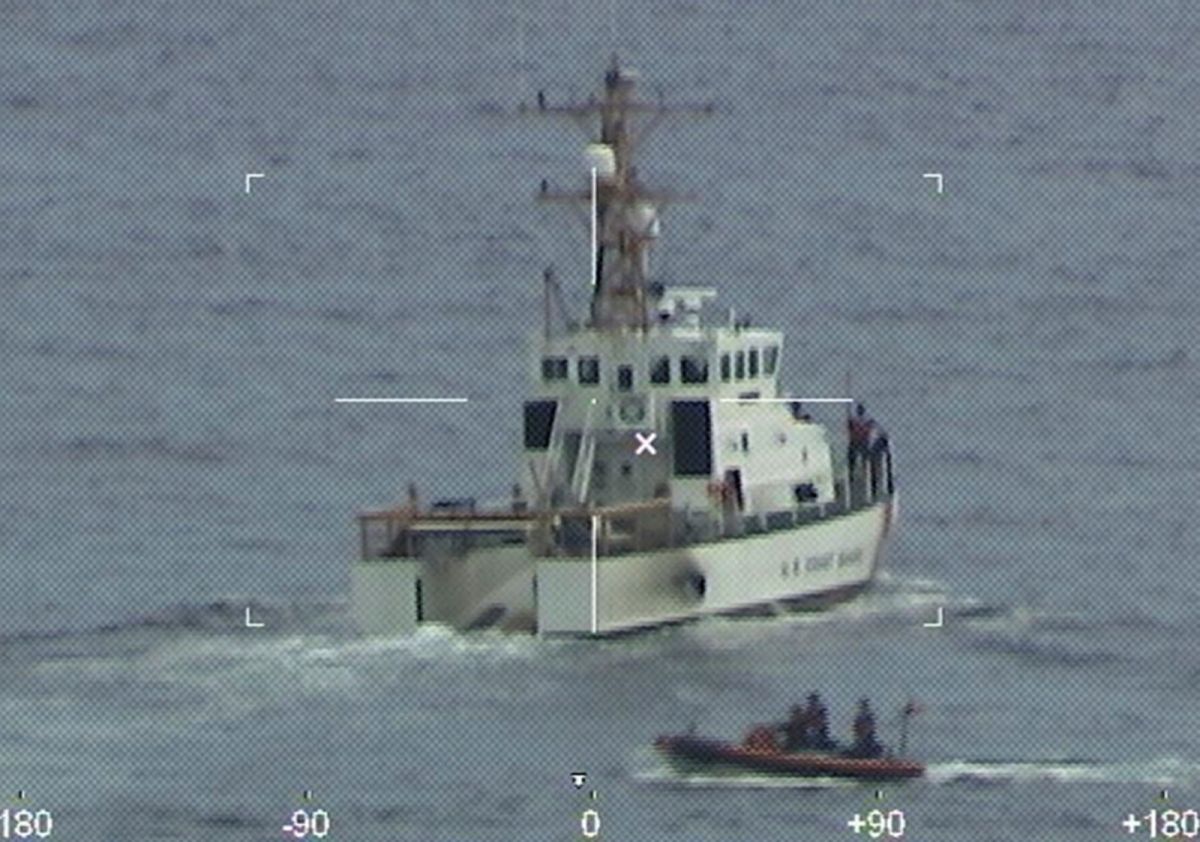 疑人口走私船隻佛州外海翻覆　1人獲救39人失蹤
