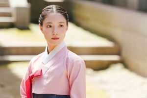 ▲李世榮劇中從宮女變宜嬪成氏。(圖/friDay影音) ▲李世榮劇中從宮女變宜嬪成氏。(圖/friDay影音)