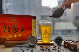 手搖飲春節新品寵客!「開工優惠」搶先曝光 咖啡免費喝 ▲2022年元月「台灣鬥茶王冬片茶評鑑會」遴選出「銅質獎」比賽茶。(圖/COMEBUY提供)