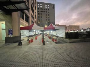 ▲前進指揮所指揮官王必勝晚間宣布遠雄加值園區低風險公司有條件復工。(圖/翻攝自王必勝臉書) ▲前進指揮所指揮官王必勝晚間宣布遠雄加值園區低風險公司有條件復工。(圖/翻攝自王必勝臉書)