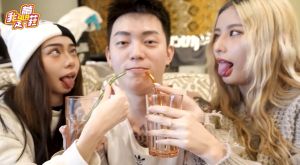 報導 ▲被控有「阿嘿顏」癖好的湯宇,拍片時常忍不住發出魔性笑聲。(圖/翻攝YT「我是蕾菈I'm Lyla」)