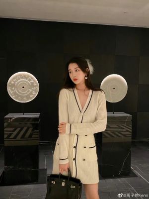 ▲▼周子然外貌出眾,有衣架子身材。(圖/周子然微博) ▲▼周子然外貌出眾,有衣架子身材。(圖/周子然微博)