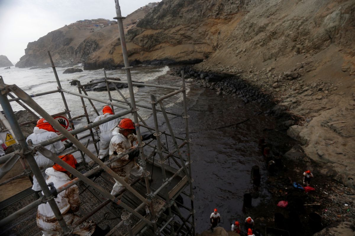 超過萬桶原油外洩　汙染秘魯海岸
