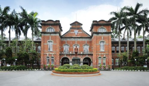 ▲建國中學學生畢業旅行到墾丁，學校安排到一家合菜餐廳吃飯，學生不滿表示菜色全是冷的。（圖／資料照，翻攝自建中官方網站）