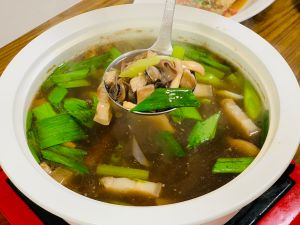 ▲初三則是台菜經典魷魚螺肉蒜,只要掌握簡單訣竅,在家也能復刻這道台灣味。(圖/高雄市議員參選人蘇致榮提供) ▲初三則是台菜經典魷魚螺肉蒜,只要掌握簡單訣竅,在家也能復刻這道台灣味。(圖/高雄市議員參選人蘇致榮提供)