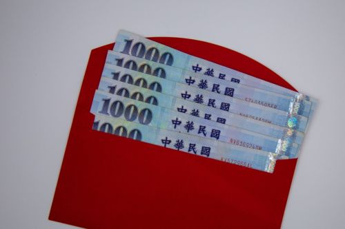 ▲一名網友包了大紅包給長輩卻被唸「不懂事」，引起網友熱烈討論。（示意圖／取自photoAC）