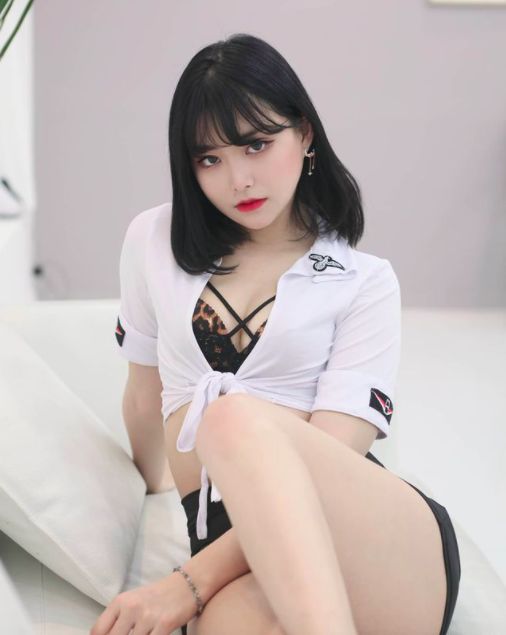 ▲蔡昇夏曾是韓國女團成員之一，後來轉戰成人界拍片。（圖／翻攝蔡昇夏IG）
