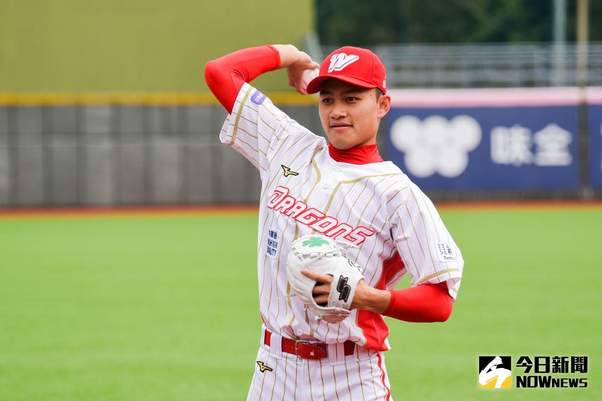 ▲味全龍推出「火球男」徐若熙先發，這也是中職總冠軍賽14年來首次由本土投手扛首戰先發。（圖／記者陳明安攝）