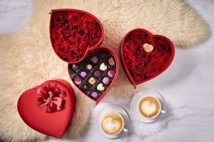 ▲浪漫巧克力心形禮盒15顆裝 NT$3,990元。（圖／GODIVA提供）