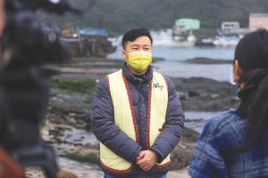 ▲新事社會服務中心的漁工組專員李正新。（圖／記者王嘉鴻攝影）