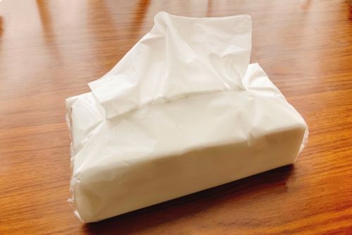 ▲近期許多民生物資齊漲，網友發現大賣場裡有民眾大量採購衛生紙。（示意圖／取自photoAC）