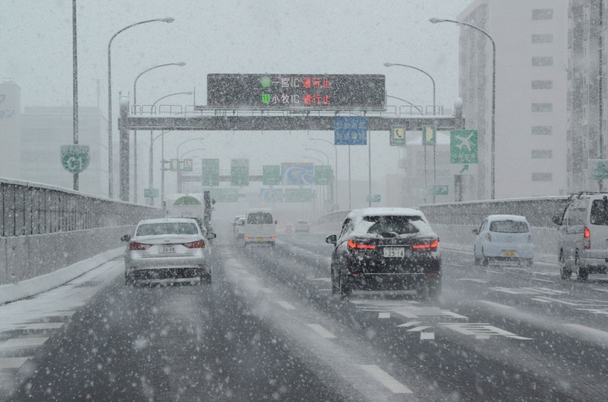 日本東京都心恐降大雪影響交通　逾200航班停飛
