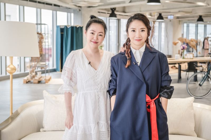 ▲小S（左）近日被傳身材暴瘦，對此，陶晶瑩（右）曝光日前她去看畫展時，與小S留下的合照，大讚小S「狀態非常好」，兩人私下對話也超爆笑。（圖，資料照／CATCHPLAY+提供）