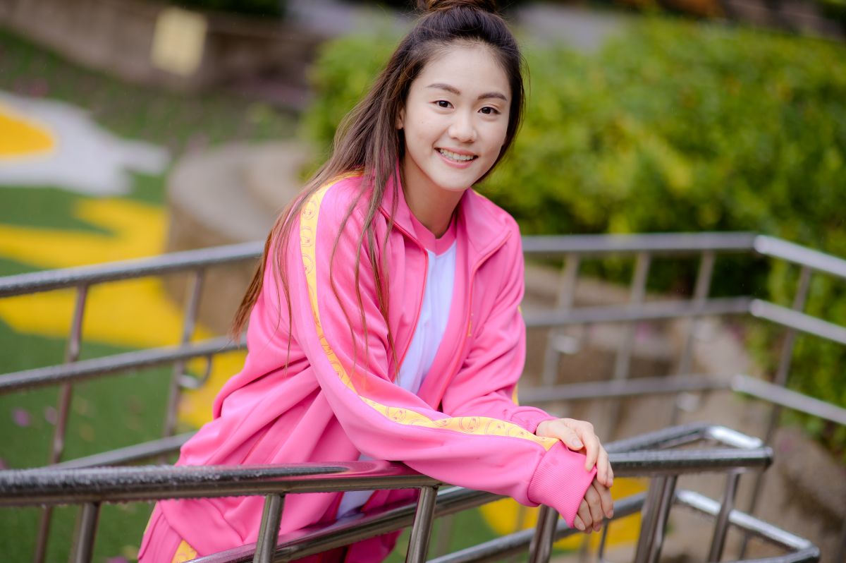 備賽無緣看奈良美智 文姿云穿特展體育服扮學生妹圓夢