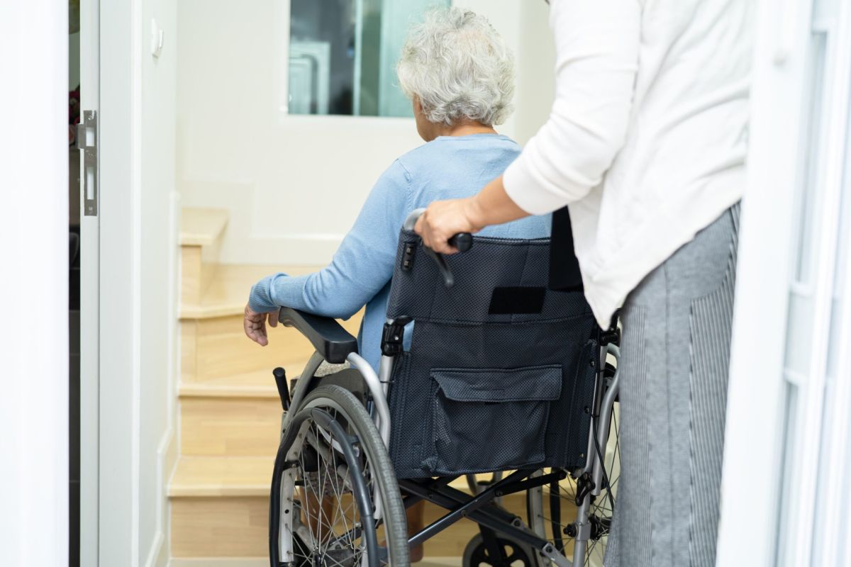 勞動部擬比照商務客 爭取縮短移工入境檢疫時間