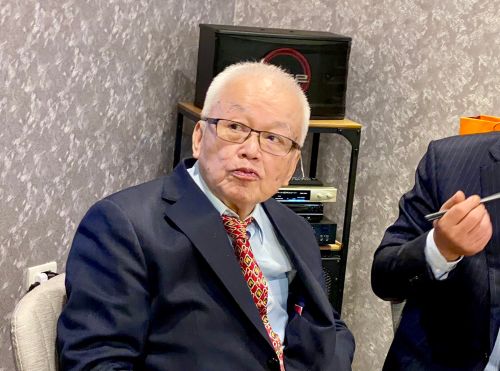 ▲前總統府國策顧問劉泰英，一圓已故前總統李登輝心心念念的「台灣和牛」夢！揭密日本「但馬牛原原種」的源興牛培育成功，宣布源牛火鍋正式開幕。（圖／記者蕭涵云攝）