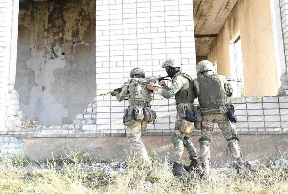 ▲烏克蘭局勢緊張，美國情報單位警告俄軍可能最快在16日對烏克蘭發動攻擊。圖為烏克蘭軍隊訓練。（圖／烏克蘭國防部）