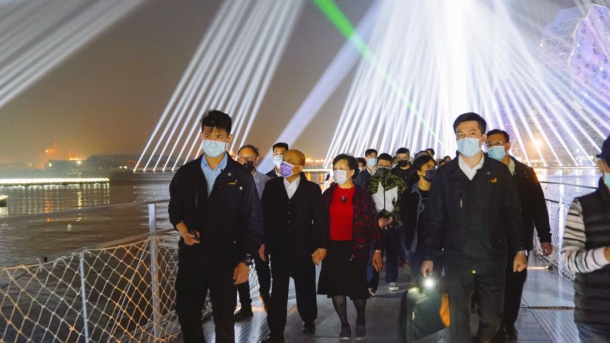 ▲行政院長蘇貞昌晚上視察「2022台灣燈會在高雄」。（圖／高雄市政府提供）